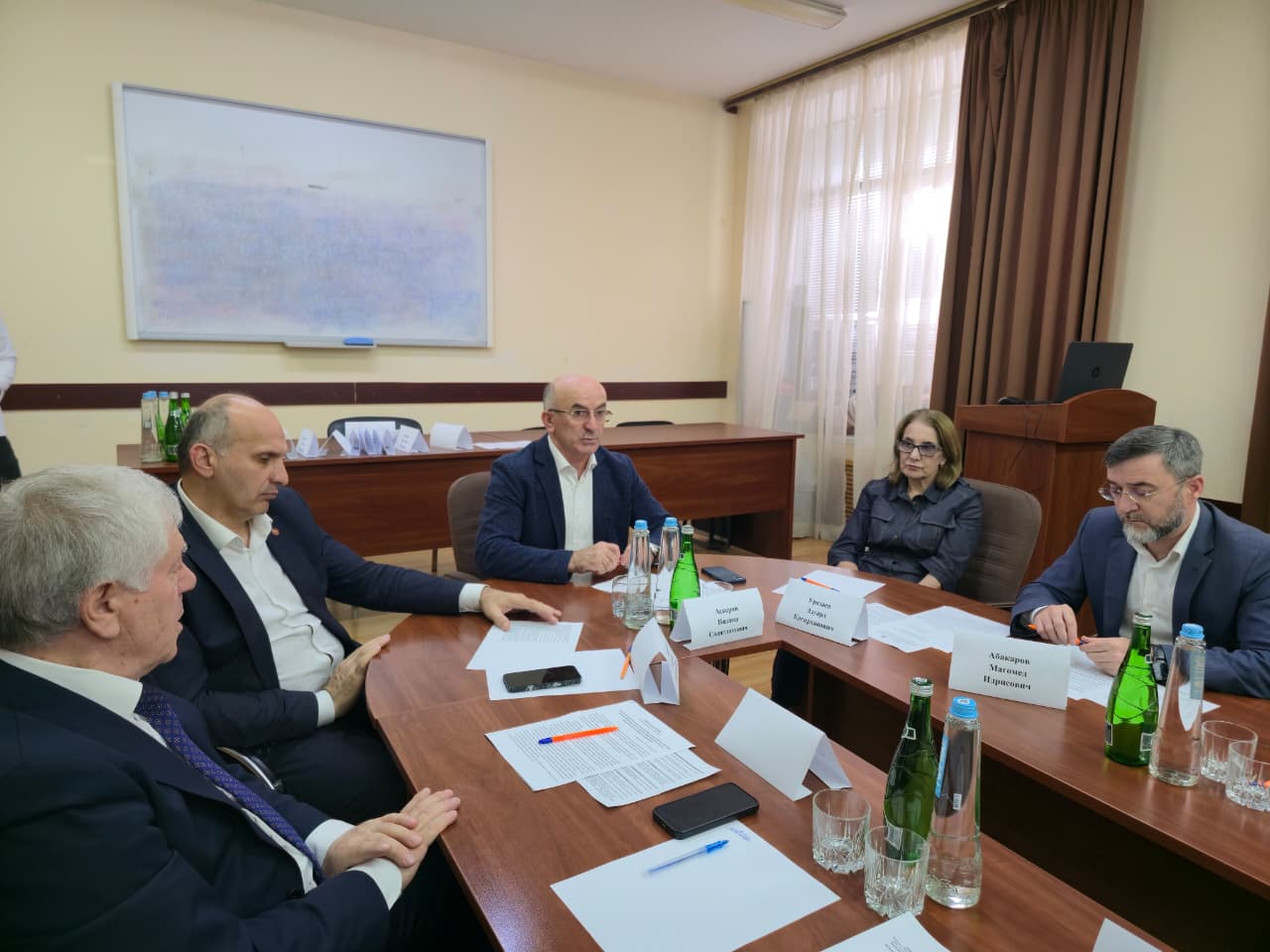 Туризм, который сохраняет наследие: в ДГУ обсудили будущее отрасли и развитие горных территорий